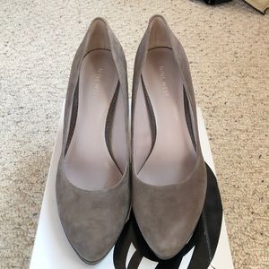 NINE WEST SUEDE HEELS